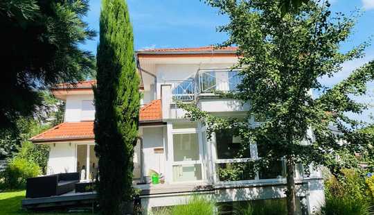 Bild von ROSBACH: Großzügige und lichtdurchflutete Villa in Ober-Rosbach!