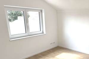 ERSTBEZUG! Ruhige und sonnige 3-Zimmer-Dachgeschoss-Wohnung mit Balkon erwartet Sie! – Lavendelweg 8, 85551 Kirchheim bei München – Vorschaubild 10