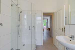 From 01.04 Amazing, bright flat in Prenzlauer Berg with balcony – Die vollständige Adresse der Immobilie erhältst du vom Anbieter., 10407 Prenzlauer Berg, Berlin – Vorschaubild 26