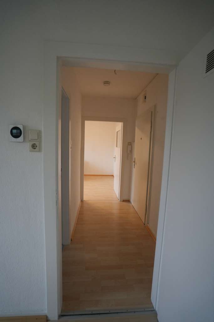 Immobilie in Karlsruhe - Großzügige 1-Zimmer-Wohnung mit großer Wohnküche und Balkon in der beliebten Karlsruher Weststadt! - Bild 4