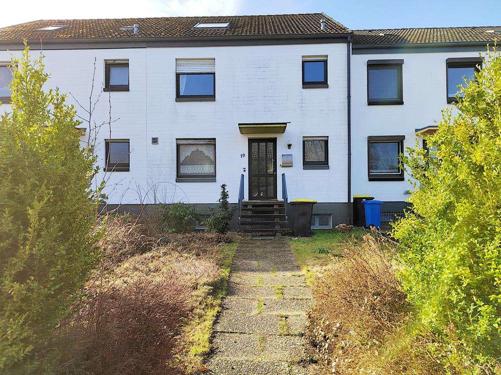 Immobilie in Lüchow - Reihenmittelhaus mit kleiner Gartenparzelle, Terrasse & Loggia in ruhiger Wohngegend von Lüchow - Bild 0