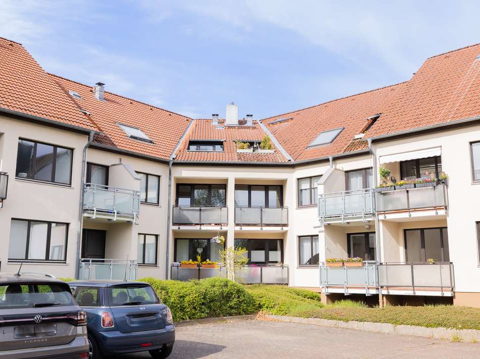 Hausrückansicht und Stellplatz