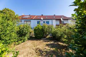 HEGERICH: Ihr neues Familienglück in Fürth-Sack - Schönes Reihenmittelhaus mit Terrasse und Garten