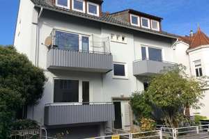 Schicke 2-Zimmer-Wohnung in top Lage mit Balkon – Blankenburger Straße 33-35, 28205 Peterswerder, Bremen – Vorschaubild 1
