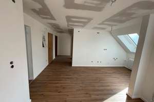 4-Zimmer-Wohnung mit Balkon in Saarbrücken – Semperstraße 42, 66123 St. Johann, Saarbrücken – Vorschaubild 2