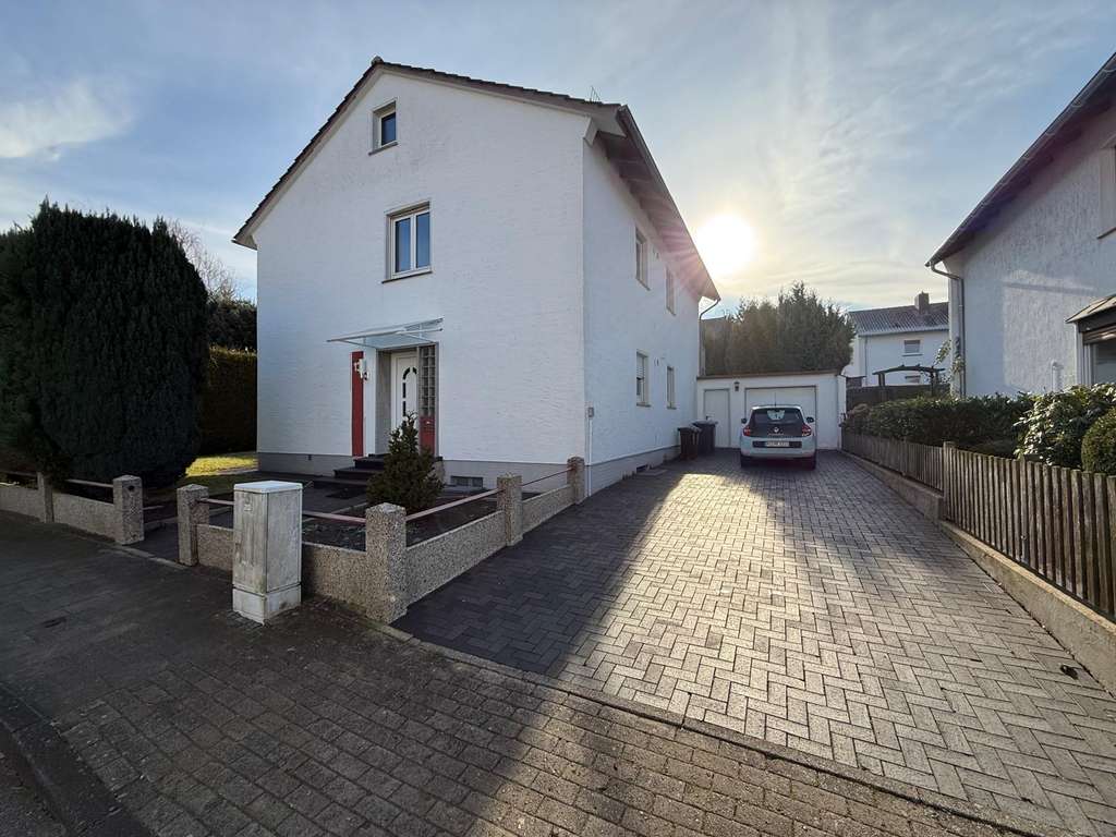 Immobilie in Lübbecke - Zweifamilienhaus in zentraler Lage von Lübbecke - Bild 0