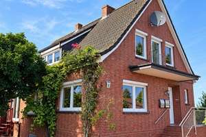 Ehemaliges Pastorenhaus mit Gemeindehaus! Großzügig, sehr gepflegt & vielseitig nutzbar. – 26736 Krummhörn – Vorschaubild 2