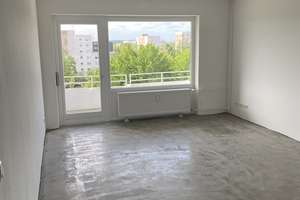 Fußboden inklusive - Schicke Wohnung mit zwei Balkonen // 5.OG links – Halberstädter Str. 20, 38444 Westhagen, Wolfsburg – Vorschaubild 2