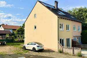 Moderne Doppelhaushälfte in Feldrandlage mit Wärmepumpe & Solaranlage – sofort bezugsfrei! – Die vollständige Adresse der Immobilie erhältst du vom Anbieter., 61250 Usingen – Vorschaubild 2