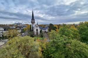 3 Zimmer, moderne Küche, Bad und atemberaubender Blick über Bad Nauheim auf 95m² in 1A Lage, barr – Ernst-Ludwig-Ring 2, 61231 Bad Nauheim – Vorschaubild 5
