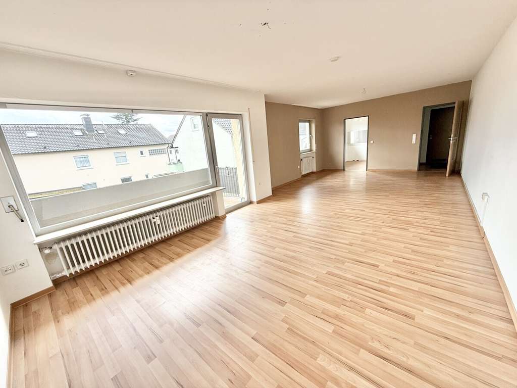 Immobilie in Niedernberg - Attraktive 4 Zimmer Wohnung mit Balkon am See - Bild 1