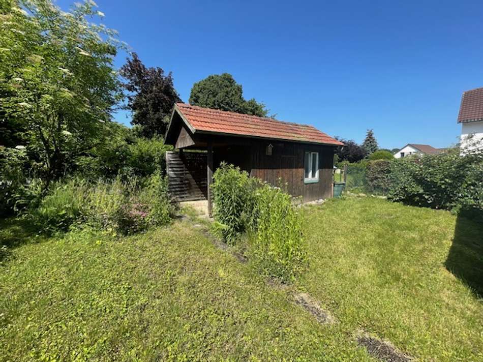 Garten mit Gartenhaus