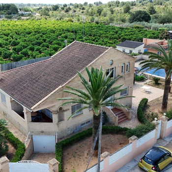 SPEKTAKULÄRES CHALET IN LLIRIA