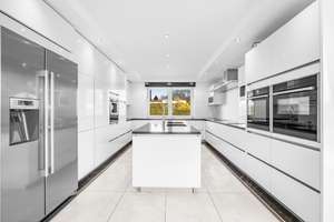 Exklusive Villa in Harrislee: Ein Meisterwerk moderner Architektur auf ca. 3500 m² Grundstück – Die vollständige Adresse der Immobilie erhältst du vom Anbieter., 24955 Harrislee – Vorschaubild 8