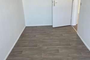 Frisch renovierte 3-Zimmer Wohnung im 2.OG mit Balkon! – Am Bahnhof 38, 6577 Heldrungen – Vorschaubild 2