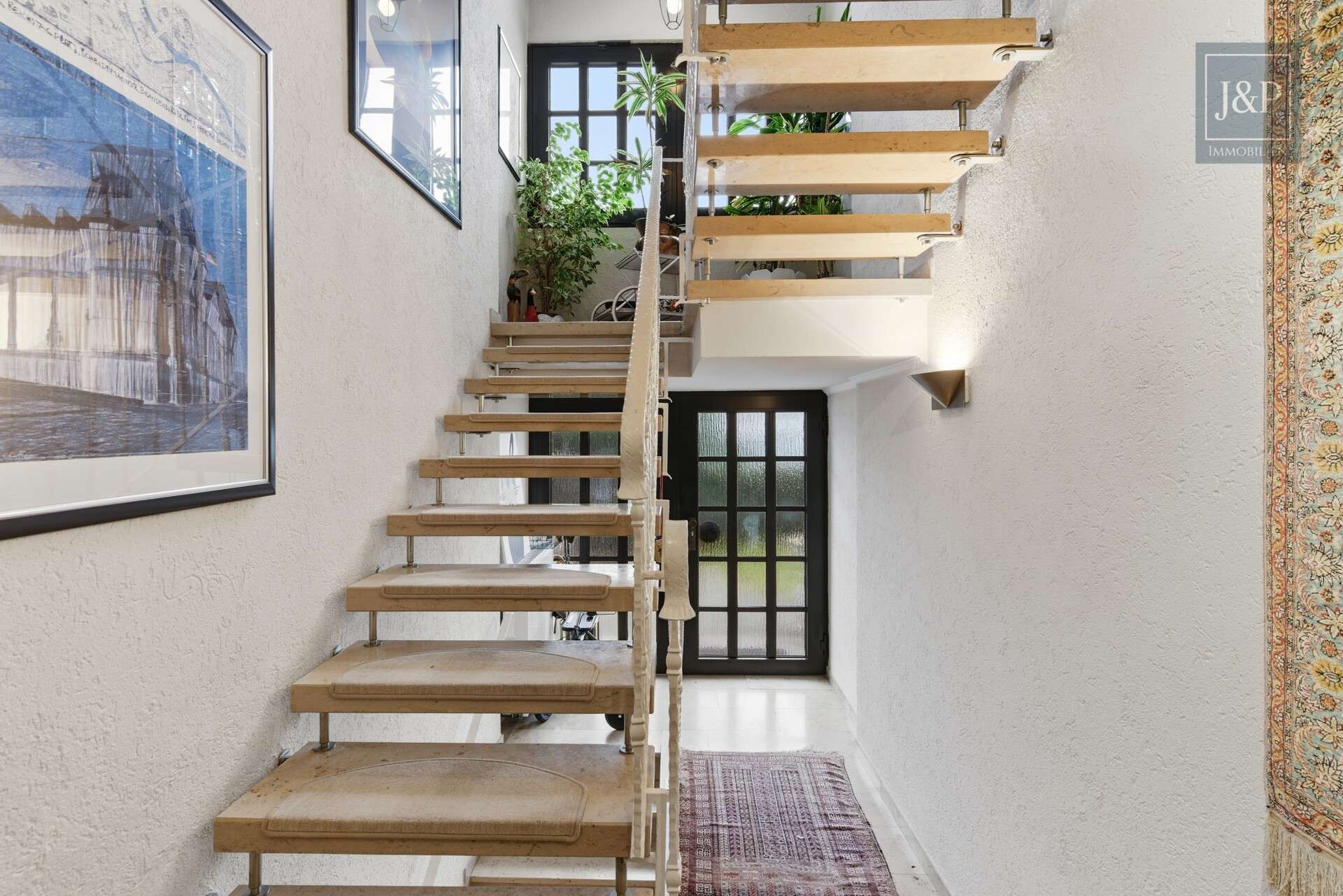 Immobilie in Liederbach - Flexibles Ein- bis Zweifamilienhaus mit großem Garten und viel Platz für die Familie - Bild 11