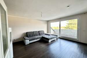 Attraktive 2-Zimmer-Dachgeschosswohnung mit Weitblick, Balkon und Klimaanlage in Solingen, ab sofort