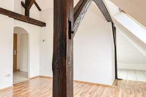 Romantischer Altbau über den Dächern Bochums - 2,5 Zimmer mitten in der Stadt! – Antoniusstraße 12, 44793 Kruppwerke, Bochum – Vorschaubild 3