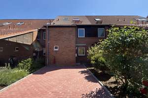 Exklusives Wohnen in Rostock-Diedrichshagen: Modernisiertes 4-Zi.-Reihenmittelhaus