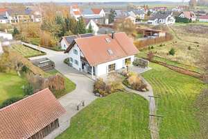 Idyllisches Einfamilienhaus mit liebevoll angelegtem Garten und herrlicher Naturkulisse – Die vollständige Adresse der Immobilie erhältst du vom Anbieter., 85290 Geisenfeld – Vorschaubild 6