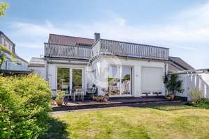 Freistehendes Eigenheim mit viel Platz, Grundstück und Geschichte im modernen Stil!