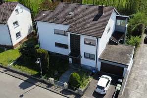 Attraktives Zweifamilienhaus mit großem Grundstück, PV-Anlage & Ausbaupotenzial in ruhiger Lage – Die vollständige Adresse der Immobilie erhältst du vom Anbieter., 75196 Remchingen – Vorschaubild 2
