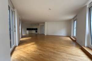 3 Zimmer in der Innenstadt - großer Balkon & Gartenanteil