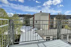 2-Raum • modernes Laminat • Bad mit Wanne • Haus mit Aufzug • Stellplatz • Küche ohne Fenster – Chemnitz – Vorschaubild 7