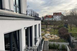 Einziehen & wohlfühlen: 2-Zimmer-Wohnung mit Einbauküche in Altglienicke – Grünauer Straße 28, 12524 Altglienicke, Berlin – Vorschaubild 1