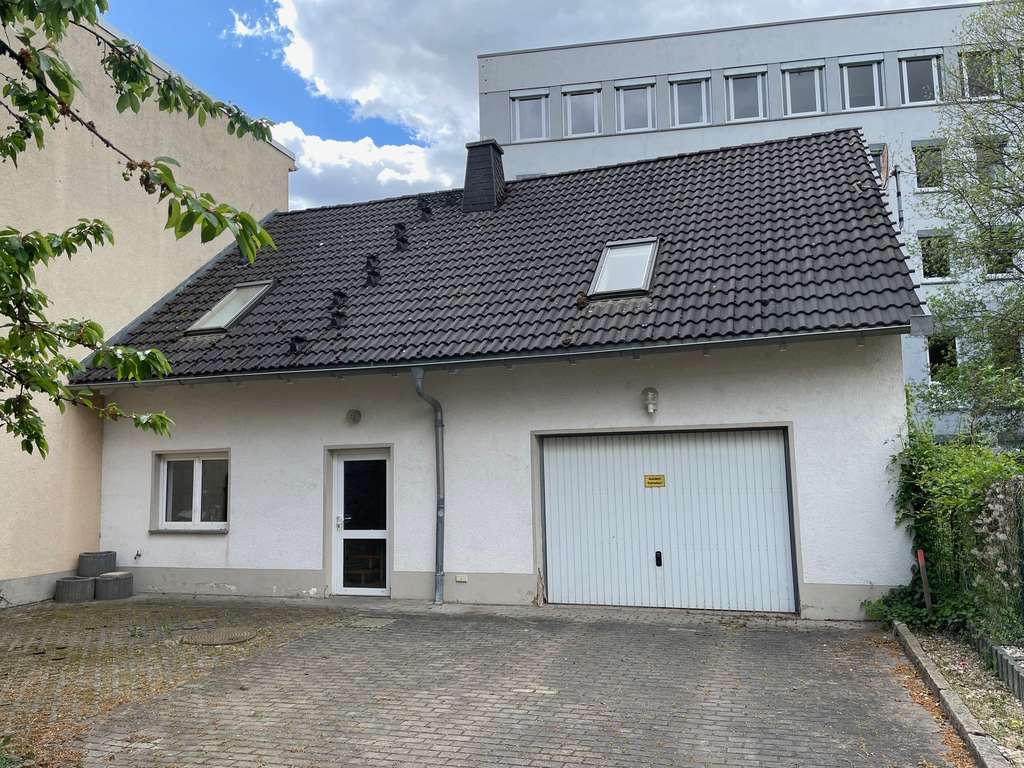 Bezahlbar - kleines Einfamilienhaus in ruhiger und dennoch zentrumsnaher Lage von Gera