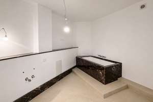 Kernsanierte Loftwohnung mit hoher Decke und Terrasse in ruhigem Innenhof mit Stellplatz – 40223 Bilk, Düsseldorf – Vorschaubild 4