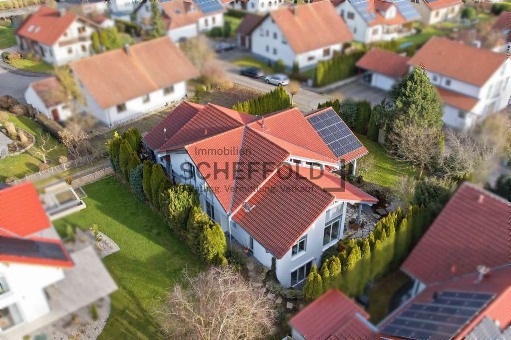 Immobilie in Laupheim - Schnell sein lohnt sich! Modernes Architekten-Einfamilienhaus in beliebtem Wohngebiet - Bild 2