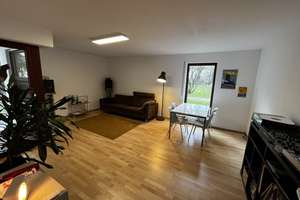 Wohnen mit Garten: Gepflegte 2-Zimmer-EG-Wohnung in Thalkirchen-Obersendling – Irschenhauser Straße 2, 81379 Thalkirchen, München – Vorschaubild 2