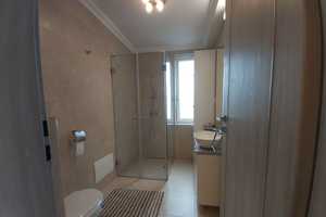 Stilvolle, modernisierte 2-Zimmer-Wohnung mit gehobener Innenausstattung mit EBK in Hennigsdorf – Bergstraße 5, 16761 Oberhavel (Kreis) – Vorschaubild 2