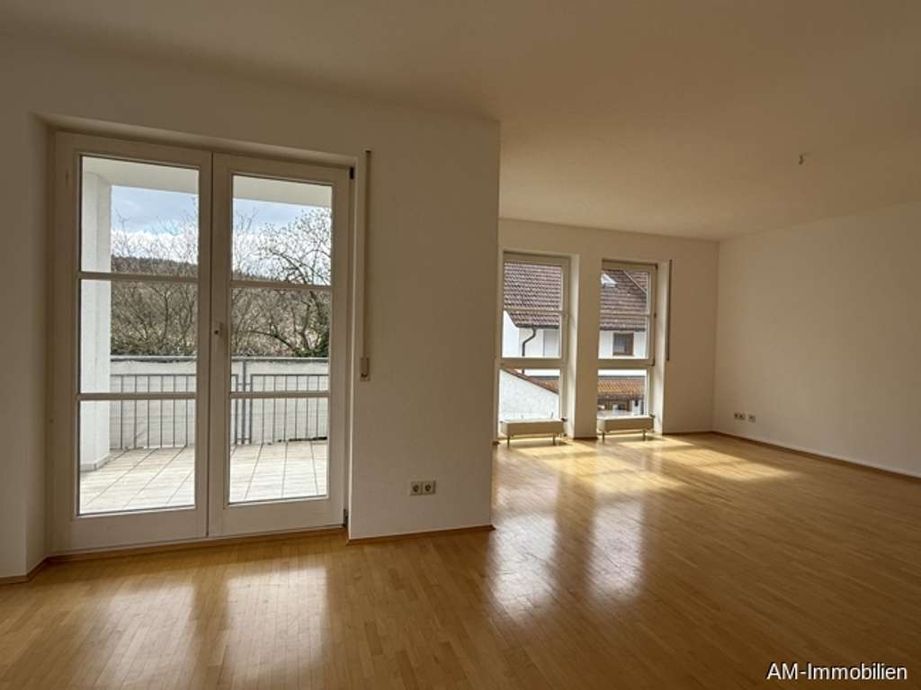 Immobilie in Uhldingen-Mühlhofen - Bezaubernde,  lichtdurchflutete 3-Zimmer-ETW mit Balkon und Blick ins Grüne-dennoch GENIAL ZENTRAL! - Bild 2