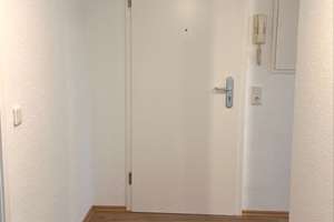 Renovierte 2-Zimmer-Erdgeschosswohnung mit Balkon in Wuppertal  – Hesselnberg 25, 42285 Barmen, Wuppertal – Vorschaubild 9