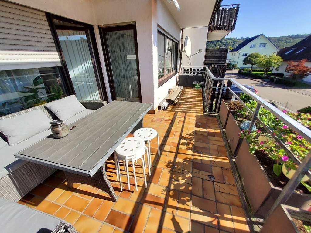 Immobilie in Breisach am Rhein - MFH (Doppelhaushälfte) mit 5 Wohnungen und Doppelgarage in Breisach-Niederrimsingen - Bild 4