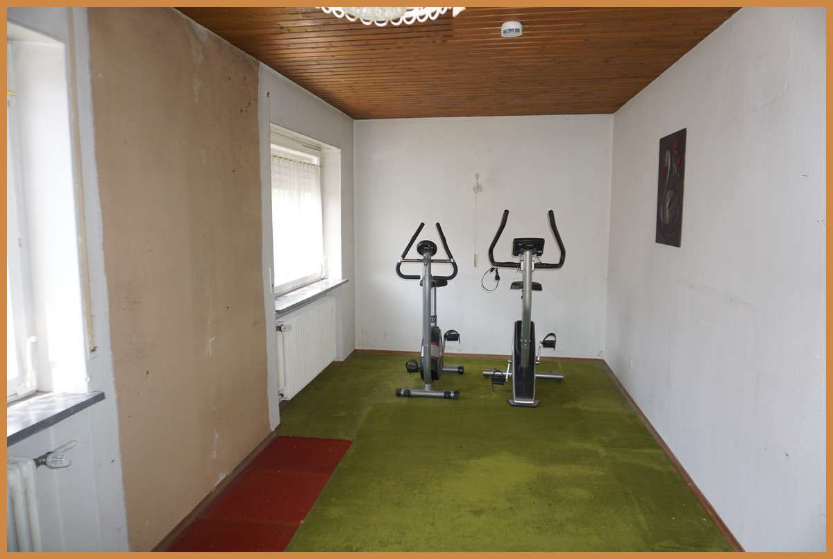 Immobilie in Neuried - Doppelhaushälfte mit viel Potential auf tollem Grundstück in Altenheim - sofort bezugsfrei ! - Bild 7