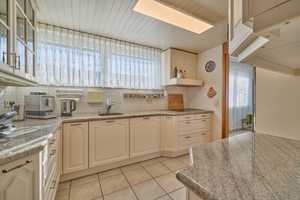 Exquisite Villa mit Schwimmbad in Traumlage von Reutlingen – Reutlingen (Kreis) – Vorschaubild 18
