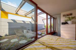 Architektur seiner Zeit voraus – Modernes Reihenendhaus mit Dachatrium am Riedberg (Altkönigblick) – Die vollständige Adresse der Immobilie erhältst du vom Anbieter., 60438 Kalbach-Riedberg, Frankfurt am Main – Vorschaubild 3