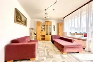 Großzügiges 1- bis 2-Familienhaus mit Garagen, großer Terrasse und Garten! – Bayreuth (Kreis) – Vorschaubild 7