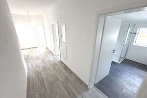 ERSTBEZUG! Ruhige und sonnige 3-Zimmer-Dachgeschoss-Wohnung mit Balkon erwartet Sie! – Lavendelweg 8, 85551 Kirchheim bei München – Vorschaubild 16