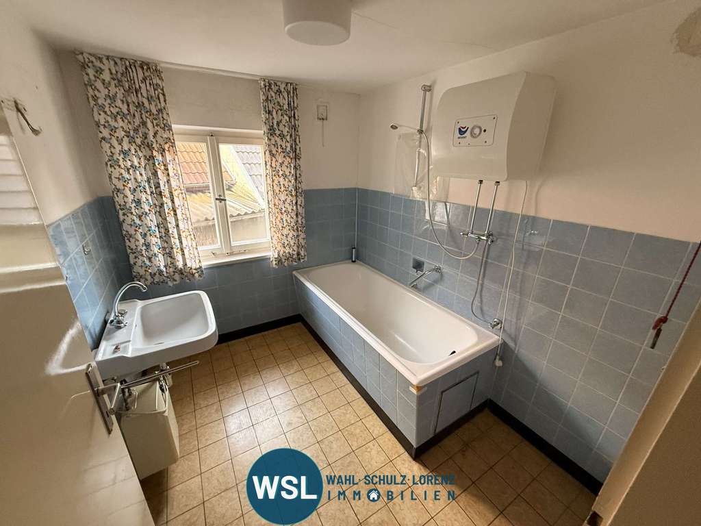 Immobilie in Ohmden - Für Macher & Alleskönner: Omas Häuschen mit großer Bühne, Garage & Ausbaupotenzial in Ohmden - Bild 2