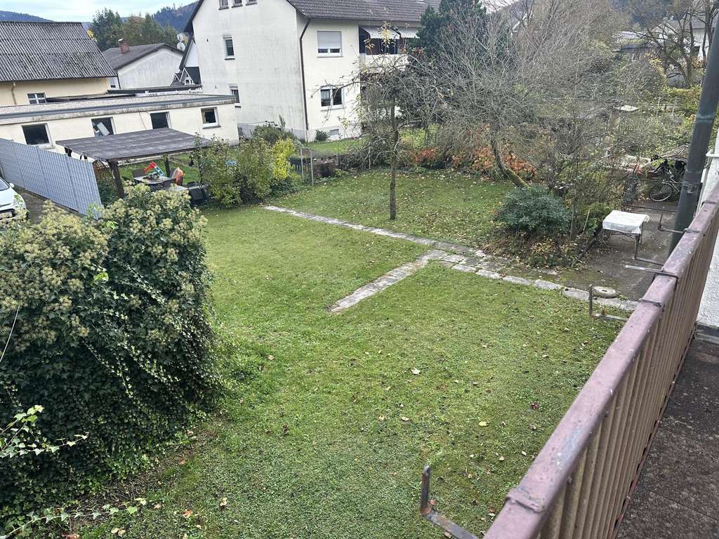 Immobilie in Hausach - Viel Raum für Ideen – Wohnhaus mit Terrasse, großem Grundstück und ehemaliger Werkstatt in Hausach - Bild 4