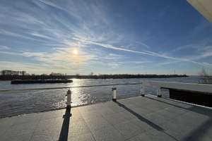 1. Rheinlage: Lichtdurchflutete Maisonette-Wohnung mit Rheinblick – Die vollständige Adresse der Immobilie erhältst du vom Anbieter., 40489 Wittlaer, Düsseldorf – Vorschaubild 2