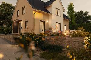 Strahlend und lauschig – ein Traumhaus für die Familie