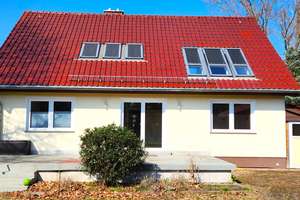 RAUMWUNDER - solides Einfamilienhaus gibt Raum für Familie, Hobby und Beruf – Die vollständige Adresse der Immobilie erhältst du vom Anbieter., 12559 Müggelheim, Berlin – Vorschaubild 2
