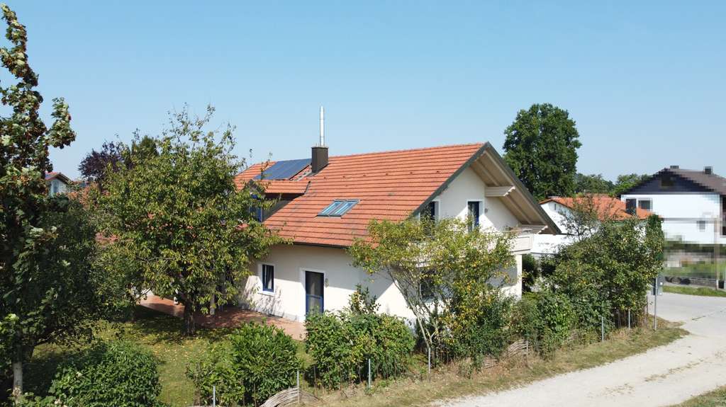 Immobilie in Polling - Natur. Ruhe. Weite. – Großzügiges Zweifamilienhaus mit vielseitigem Potenzial und traumhaftem Garten - Bild 2