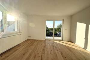 Erstbezug nach Sanierung: Moderne 3-Zimmer-Wohnung & 82 m² mit Balkon & Blick ins Grüne – Die vollständige Adresse der Immobilie erhältst du vom Anbieter., 77855 Achern – Vorschaubild 2