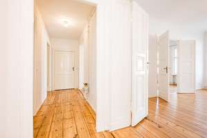 Wrangelkiez: 3-Zimmer-Altbauwohnung mit Perspektive nahe Schlesischem Tor – Die vollständige Adresse der Immobilie erhältst du vom Anbieter., 10997 Kreuzberg, Berlin – Vorschaubild 2